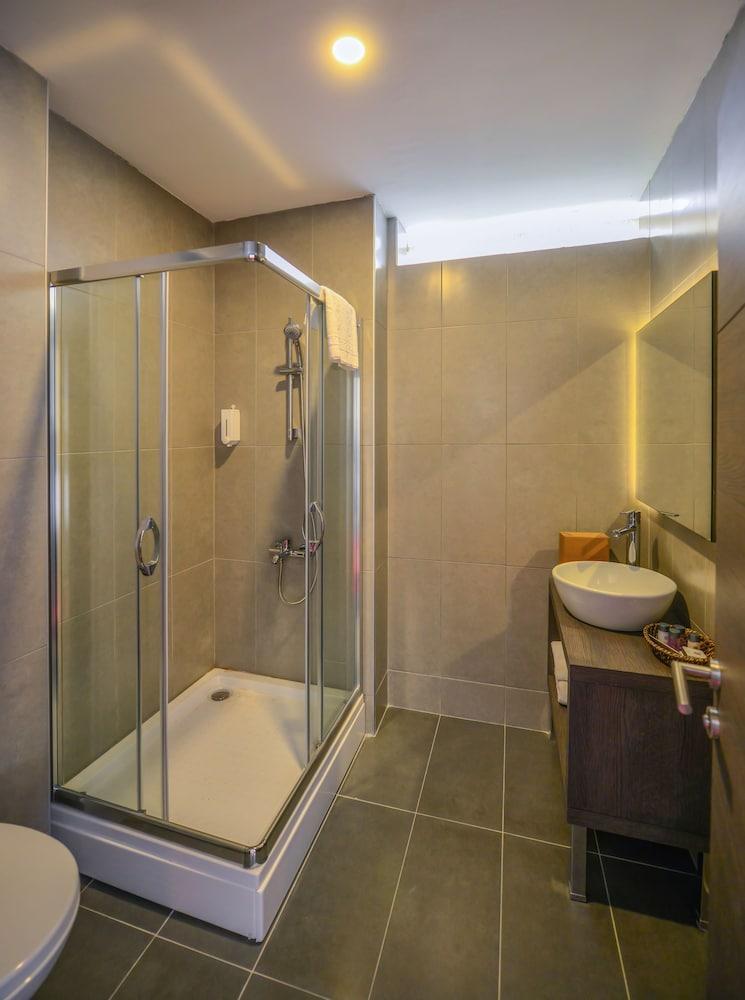 A11 Hotel Atasehir อิสตันบูล ภายนอก รูปภาพ