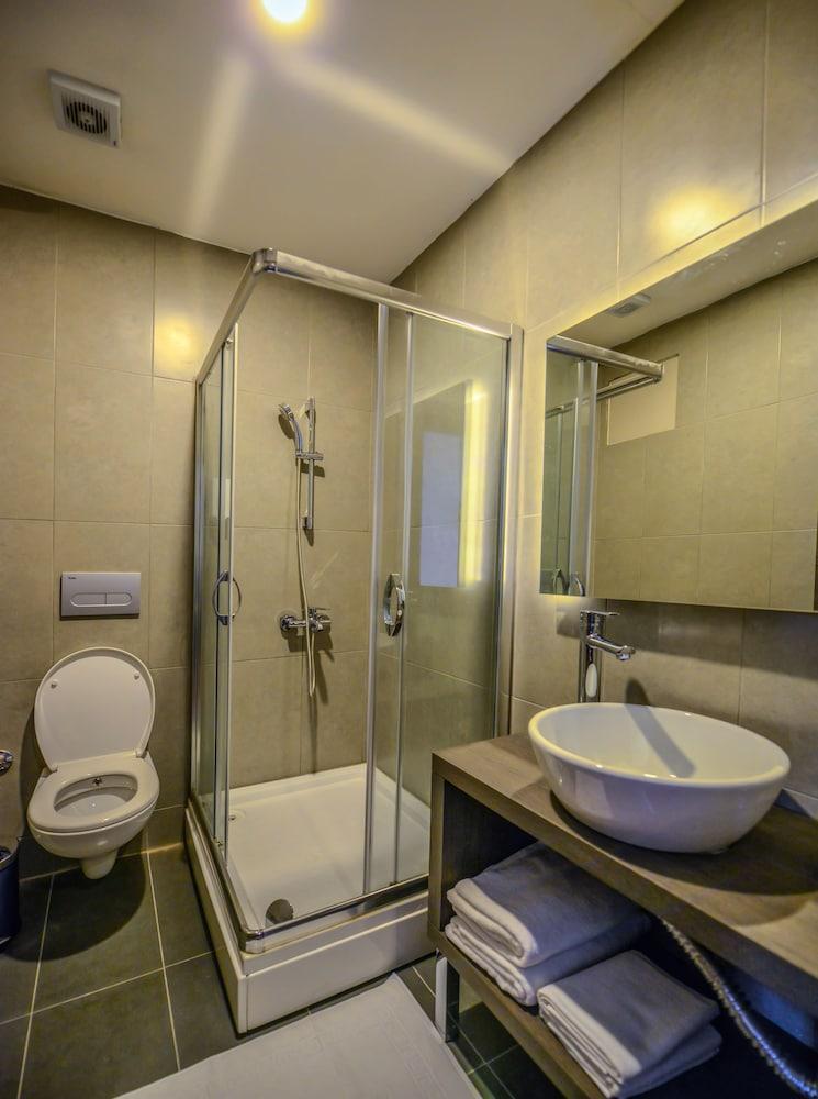 A11 Hotel Atasehir อิสตันบูล ภายนอก รูปภาพ